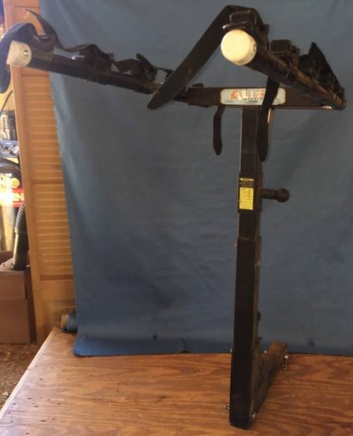 lot 110 image: Car Bike Rack