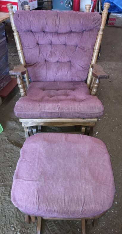 lot 119 image: Glider Rocker