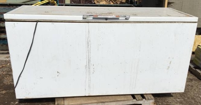 lot 170 image: Large Chest Freezer