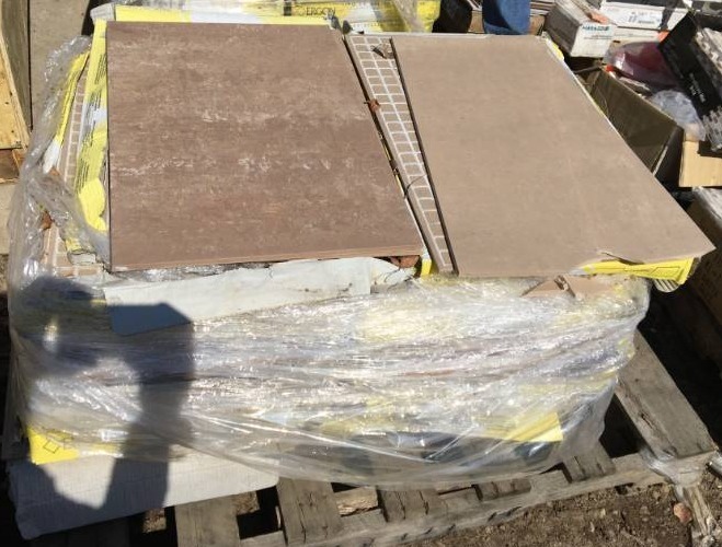 lot 174 image: Pallet of Tiles