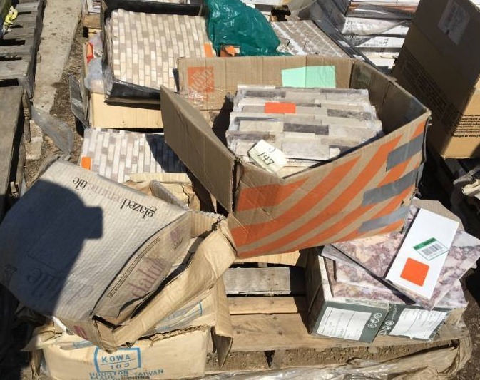 lot 176 image: Pallet of Assorted Tiles