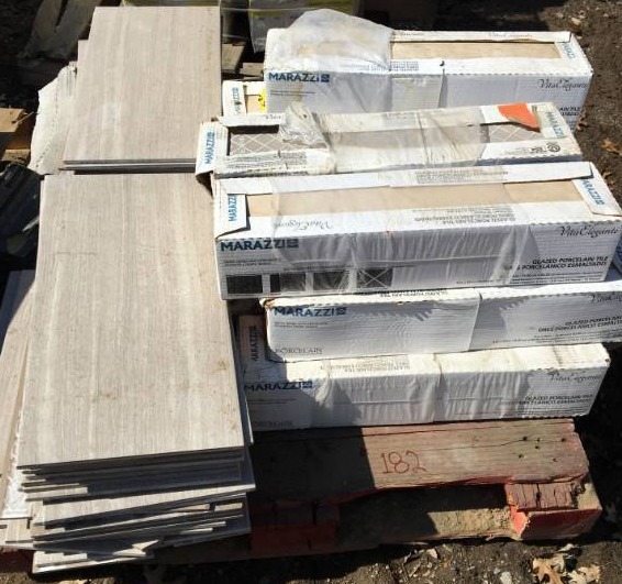 lot 182 image: Pallet of Tiles