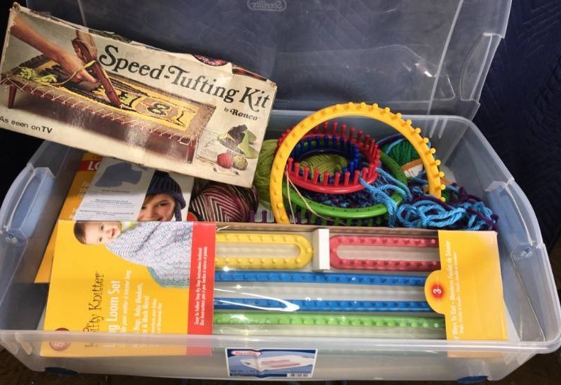 lot 211 image: Arts and Craft Lot
