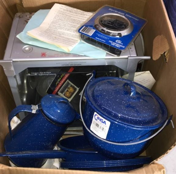 lot 216 image: Assorted Kitchenwares