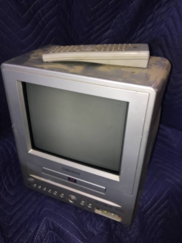 lot 251 image: TVDVD Combo Unit