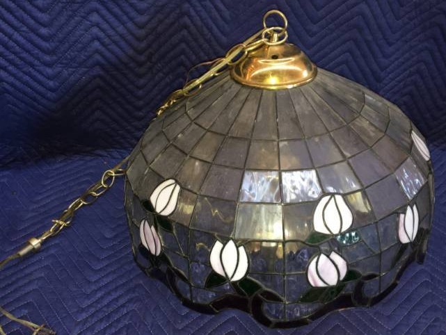 lot 265 image: Light Fixture
