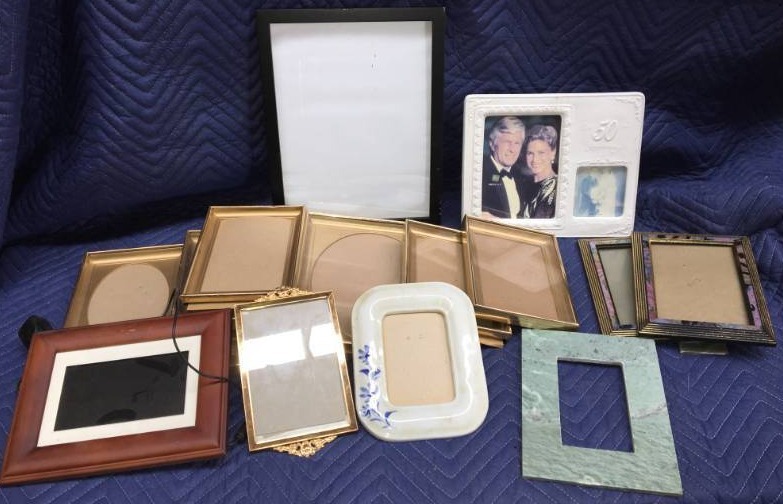 lot 291 image: Assorted Picture Frames