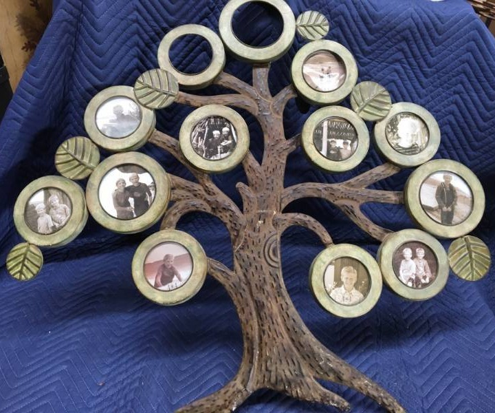 lot 305 image: Multi-Picture Frame Tree
