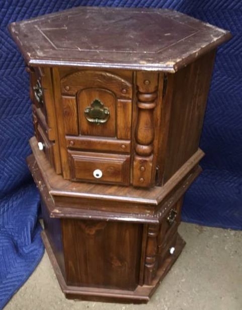 lot 315 image: Side Tables