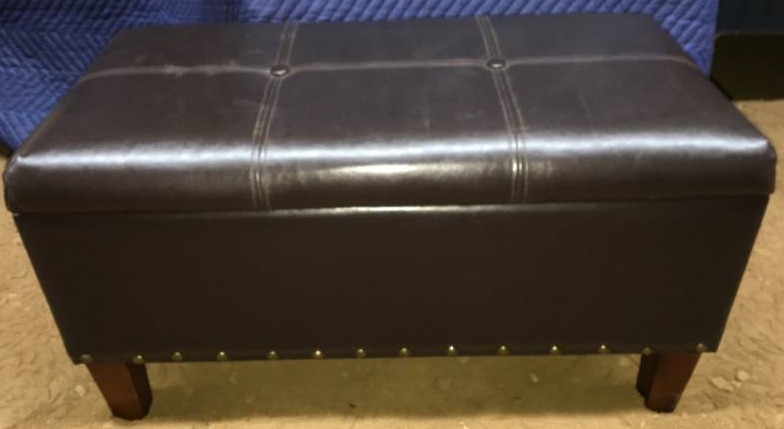 lot 320 image: Storage Bench