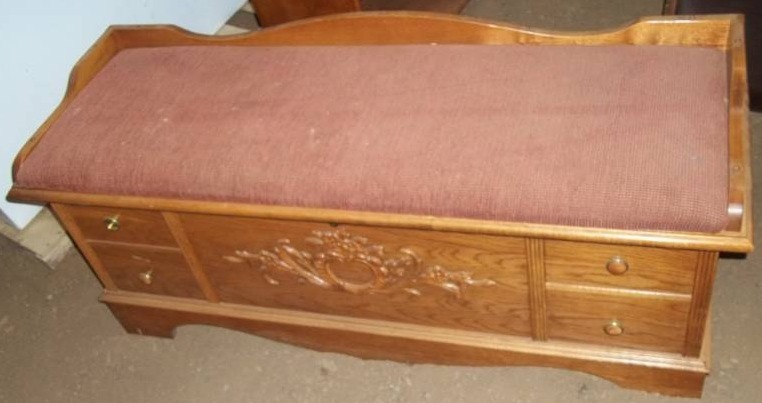 lot 327 image: Ceder Chest