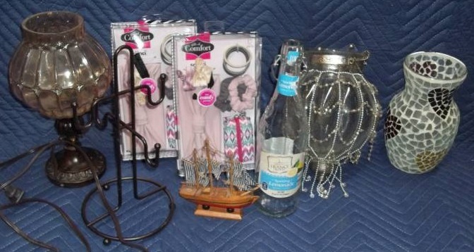 lot 349 image: Assorted Home Dcor and More