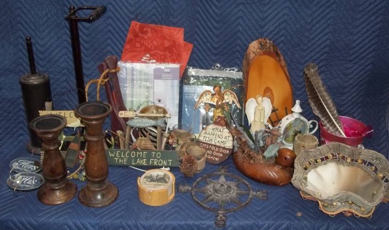 lot 354 image: Assorted Home Dcor