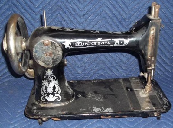 lot 365 image: Antique Sewing Machine