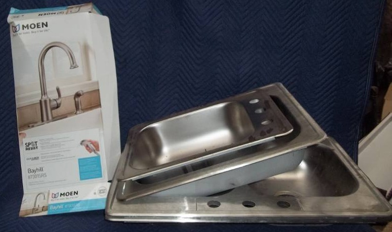 lot 367 image: Sinks and More