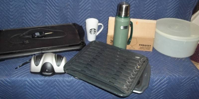 lot 376 image: Assorted Kitchenwares