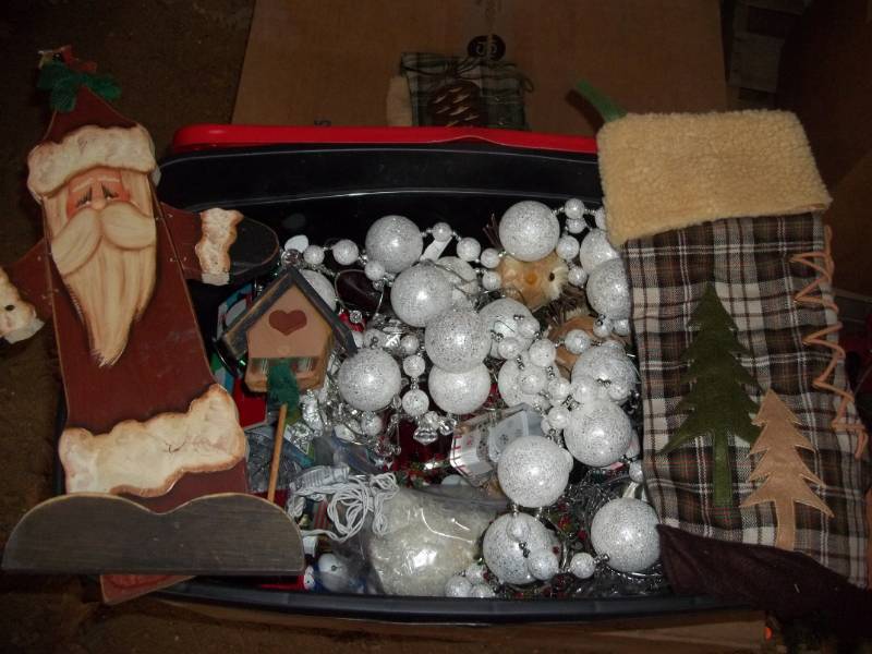 lot 149 image: Christmas Lot