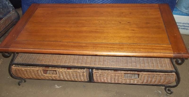lot 399 image: Coffee Table