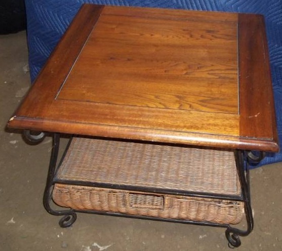 lot 401 image: Side Table