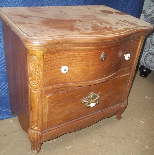 lot 407 image: Nightstand