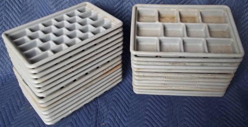 lot 417 image: Plastic Hardware Trays