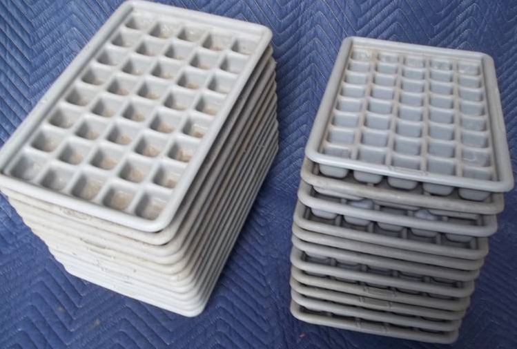 lot 420 image: Plastic Hardware Trays