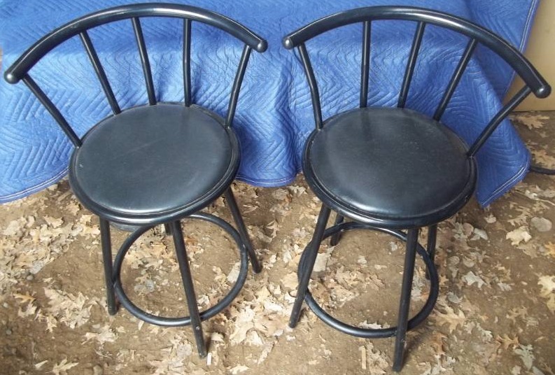 lot 425 image: Stools