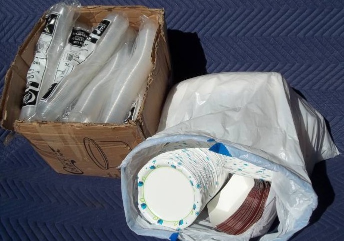 lot 439 image: Disposible Eatware