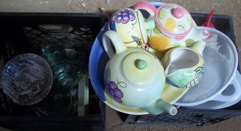 lot 464 image: Assorted Kitchenware