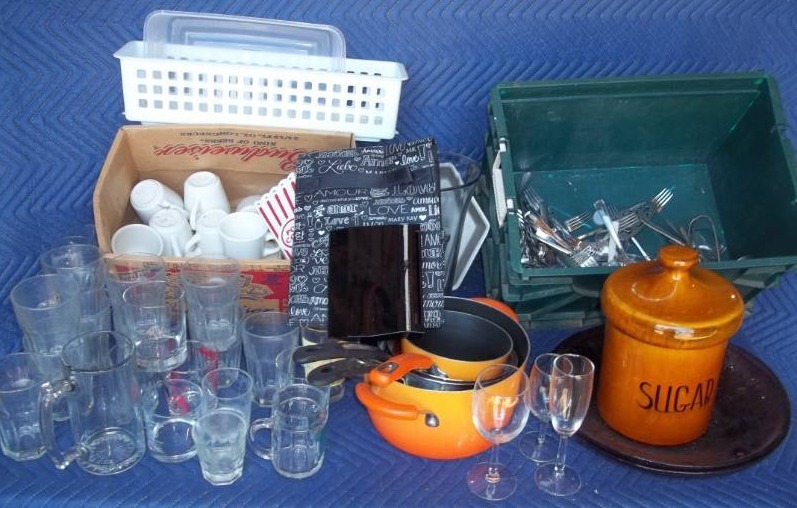 lot 471 image: Assorted Kitchewares and More