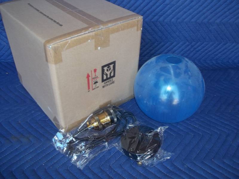 lot 483 image: Light Fixtures