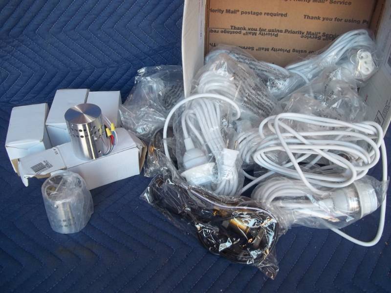 lot 485 image: Assorted Electrical and Light Accessories
