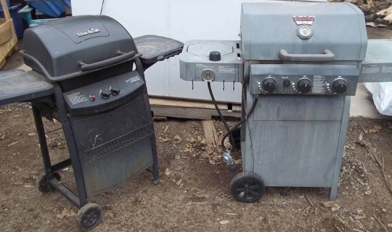 lot 492 image: Propane Grills