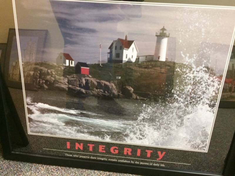 lot 10 image: Successories Custom Framed Inspirations Posters - Excellent Condition