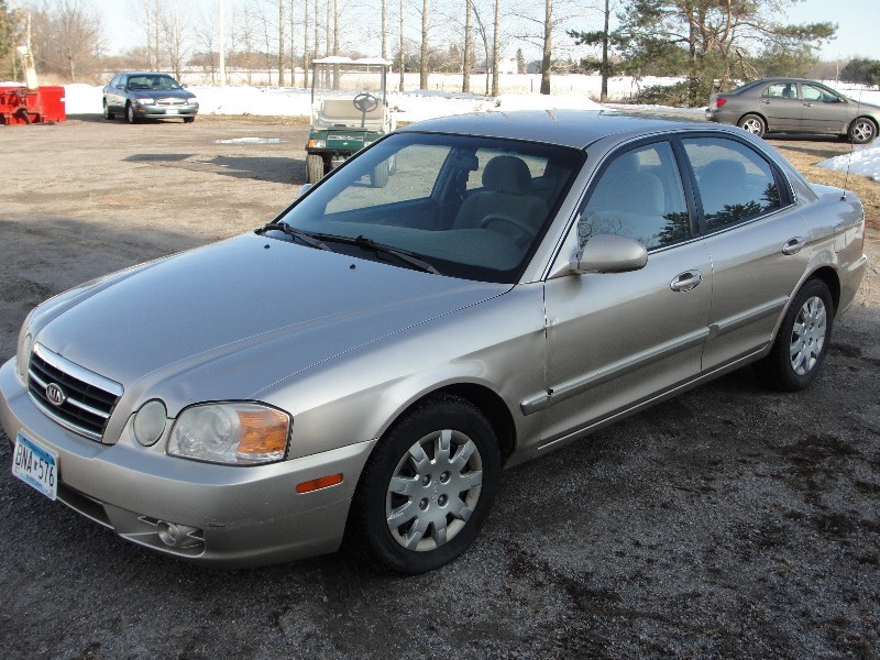 2004 KIA  OPTIMA  4-DR