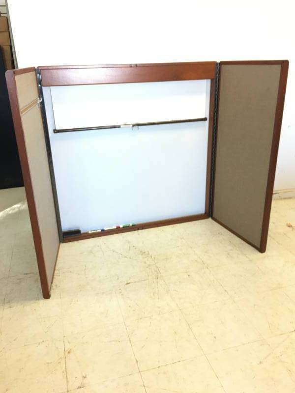 lot 3 image: Presentation Board with Screen