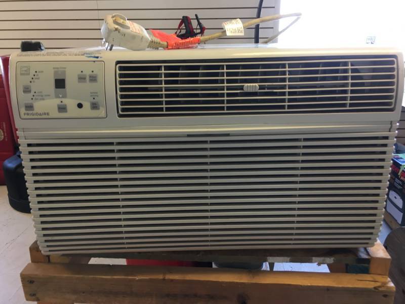 lot 16 image: Frigidaire WIndow AC