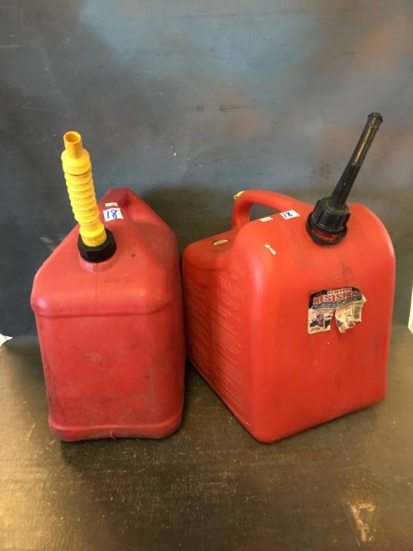 lot 18 image: Plastic Gas Cans
