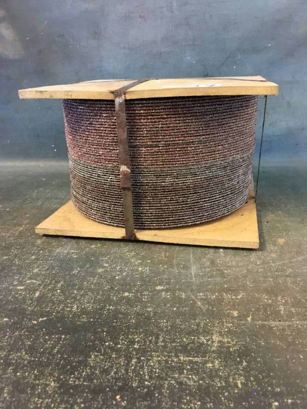 lot 24 image: Grinding Discs