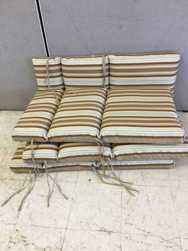 lot 41 image: Patio Chair Cushions