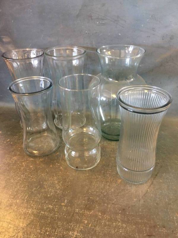 lot 52 image: Glass Vases