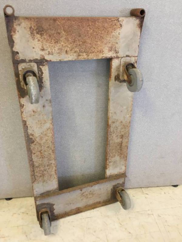 lot 59 image: Utility Cart