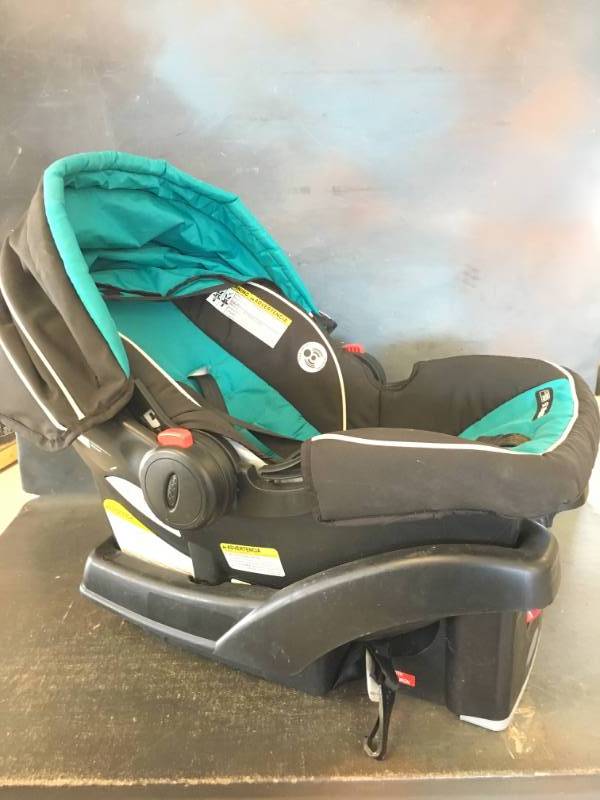 lot 66 image: Graco Car Seat