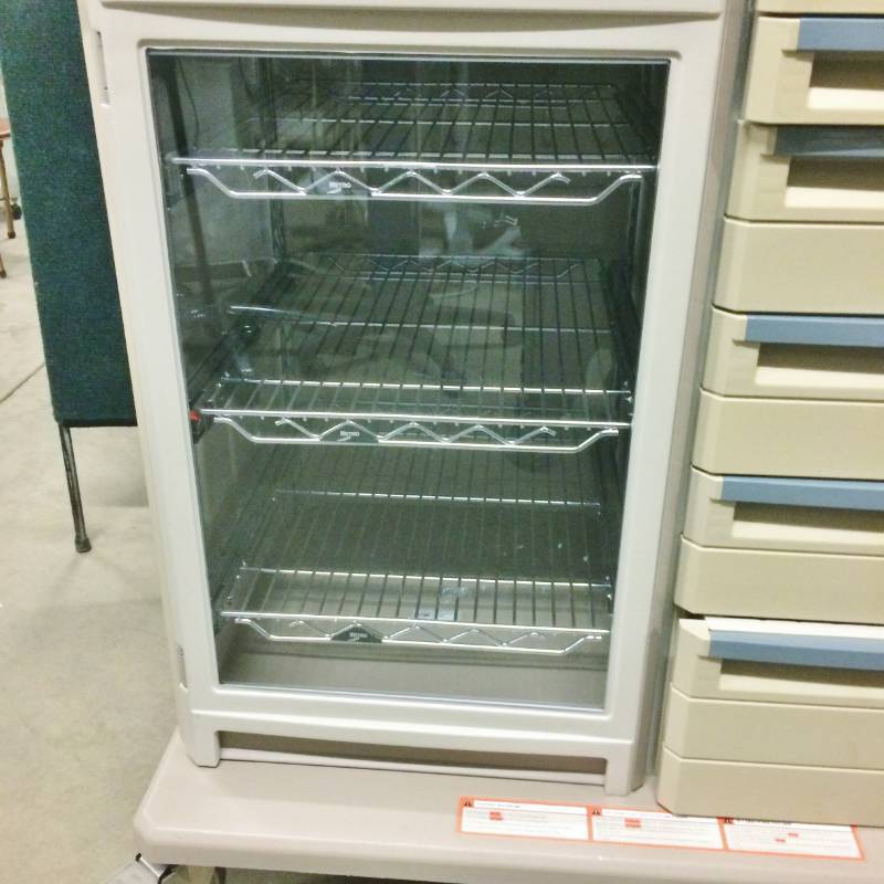 lot 74 image: WOWOW MSRP $7500 METRO STARSYS MEDICAL CRASH CART WITH SPECIAL STORAGE CABINET - I WANT THIS LIKE NEW CONDITION