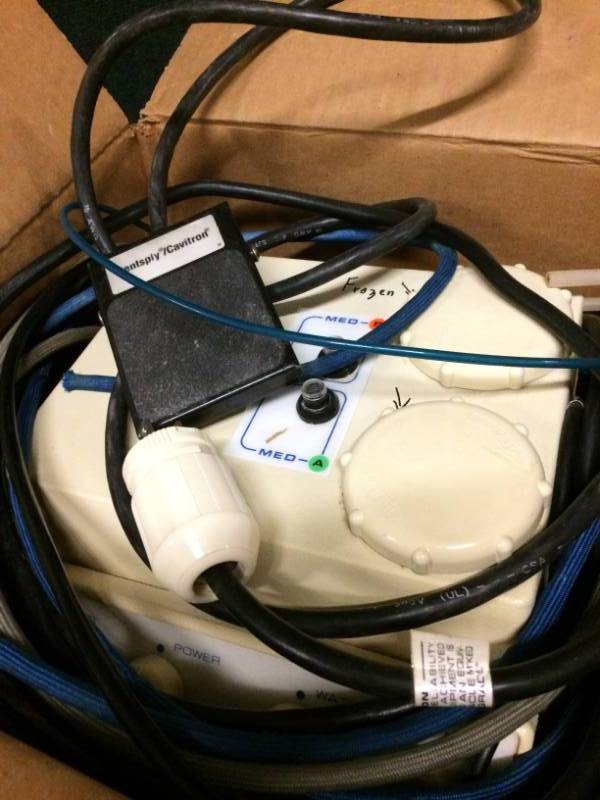 lot 42 image: Dentsply Cavatron - Nice Condition - Do not know if it works