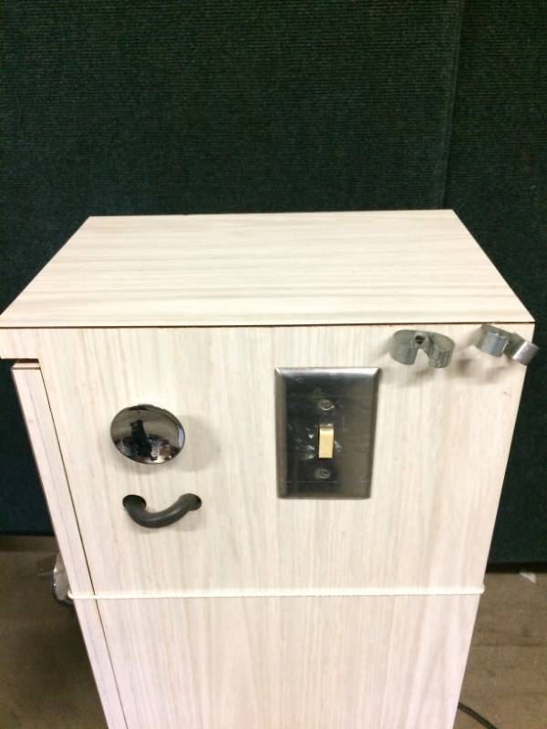 lot 35 image: Retro Vintage Aspident Dental Cabinet With Motor - Still Works