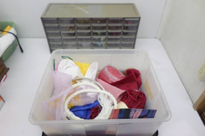 lot 67 image: Crafting Supplies