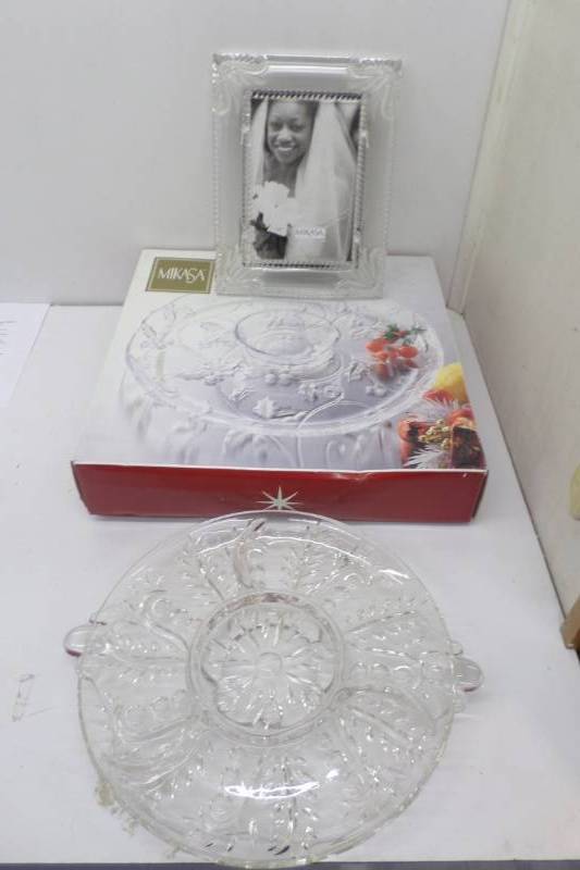 lot 74 image: Serving Pieces, Mikasa Still in Box, Mikasa Pitcure Frame