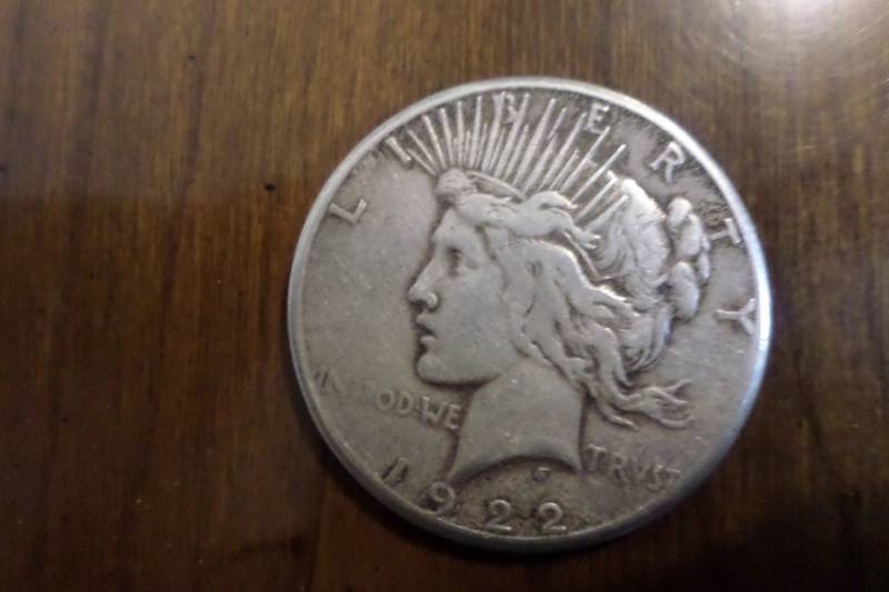 lot 80 image: Peace Silver Dollar 1922-S