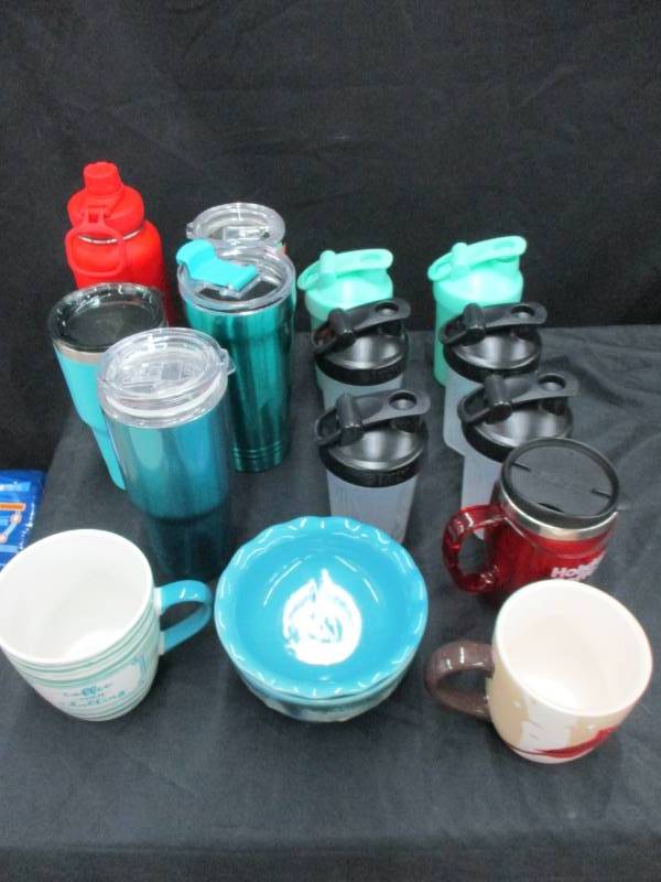 lot 18 image: Shaker Cups and Insulated Cups